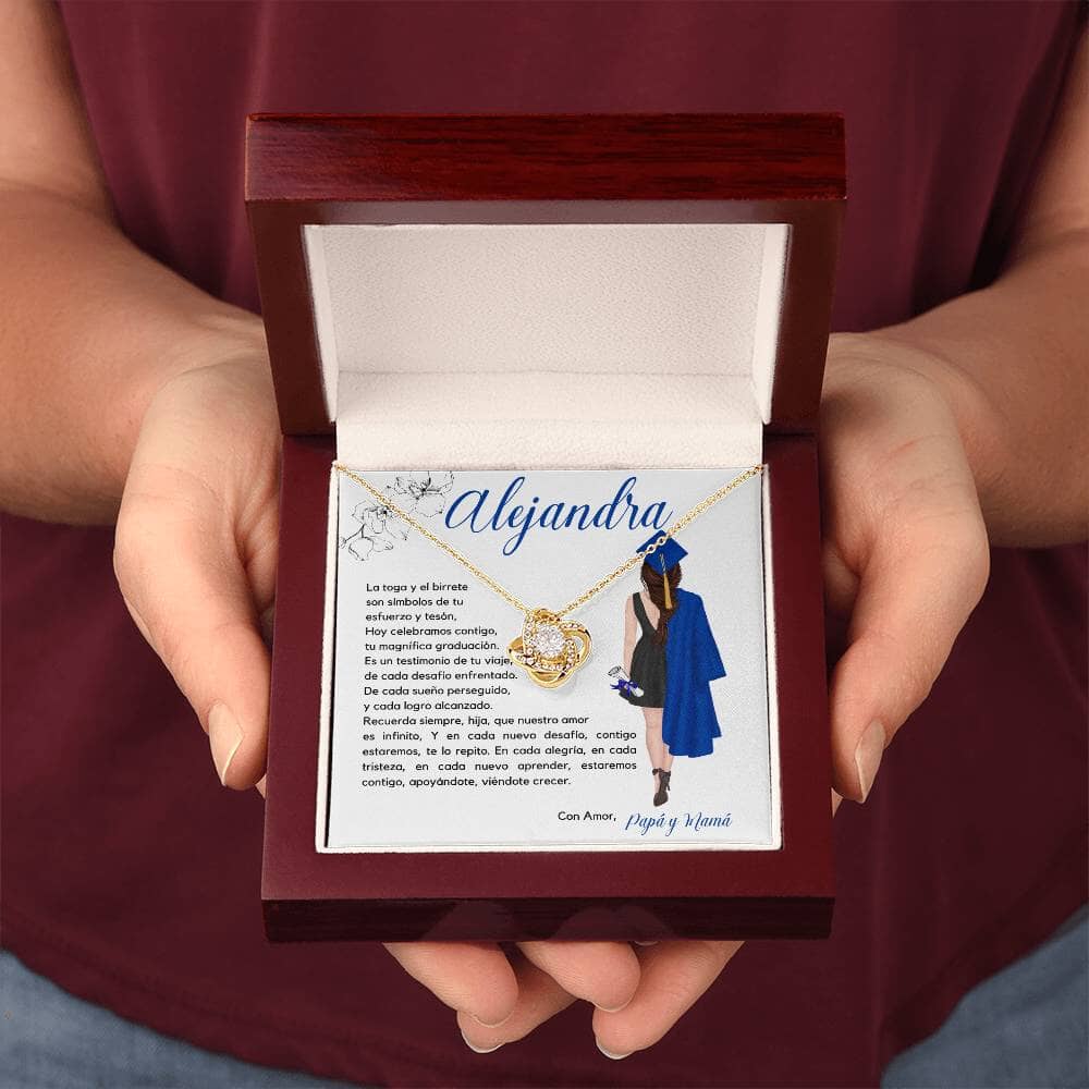 Abrazo Eterno: Un Collar de Nudo de Amor para Celebrar el Inicio de Tu Nuevo Capítulo Jewelry/LoveKnot Acabado en Oro Amarillo de 18 quilates Luxury Box
