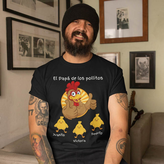 Camiseta de manga corta unisex (Personalizada) Para El Día del Padre- El Papá de Los Pollitos T-Shirt Black S