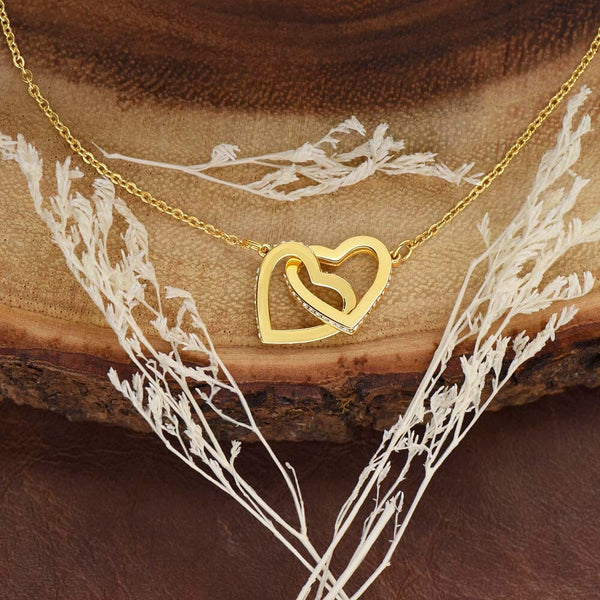 A Mi Hija - SÉ QUE SERÁS UNO DE MIS MEJORES CAPÍTULOS - Corazones Entrelazados Acabado en oro de 18k Jewelry 