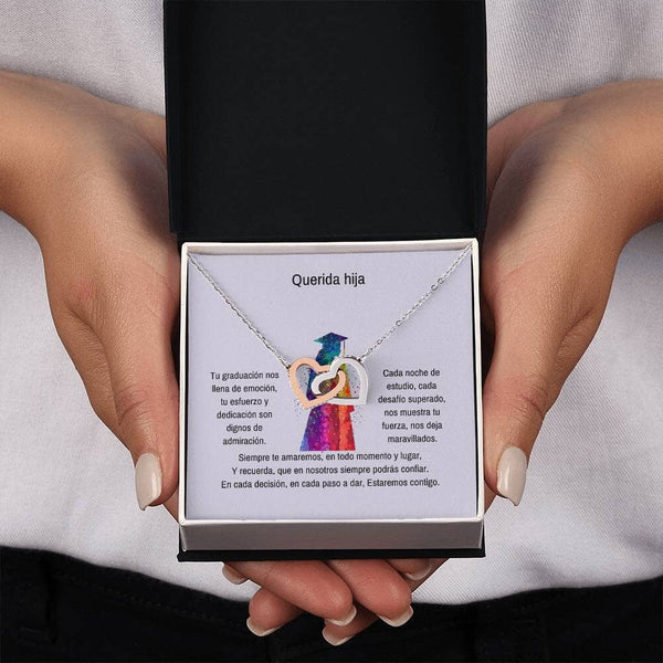 Abrazo Eterno: Un Collar de Corazones para Su Triunfo Jewelry/InterlockingHearts 