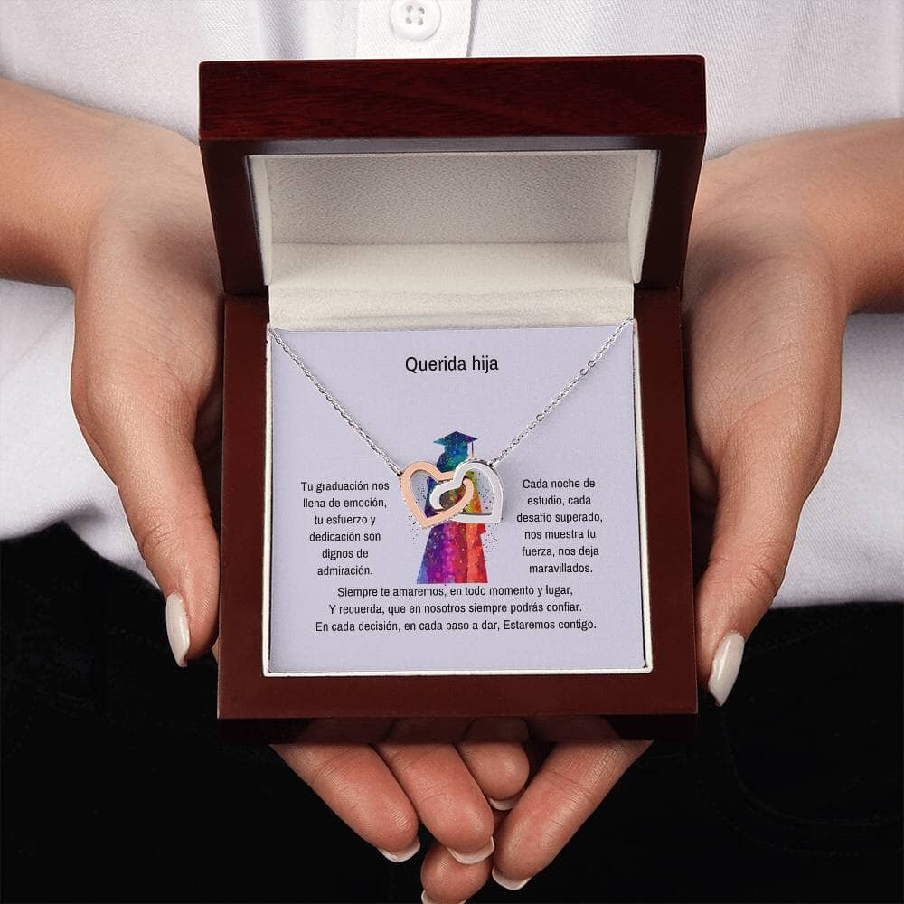 Abrazo Eterno: Un Collar de Corazones para Su Triunfo Jewelry/InterlockingHearts 