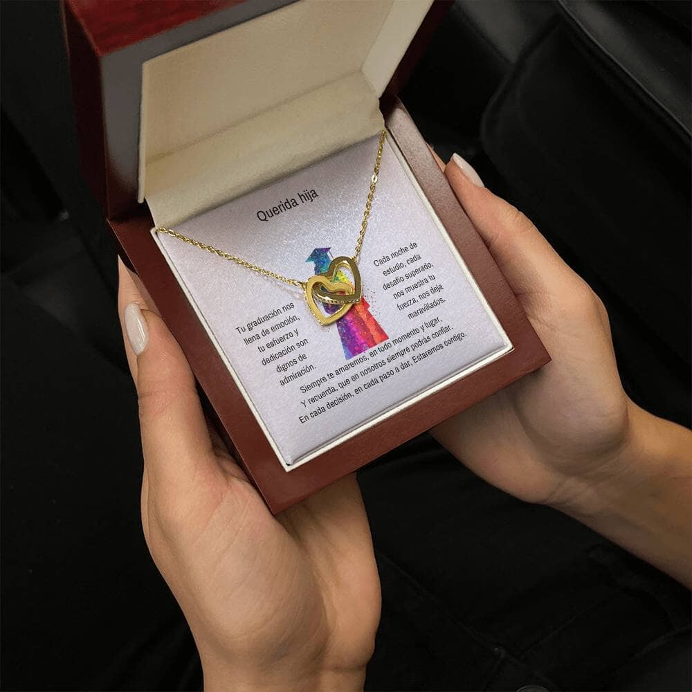 Abrazo Eterno: Un Collar de Corazones para Su Triunfo Jewelry/InterlockingHearts 