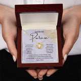 Abrazo Eterno: Un Collar de Nudo de Amor para Celebrar la Graduación de tu Hija Jewelry/LoveKnot ShineOn Fulfillment 18K Yellow Gold Finish Luxury Box 