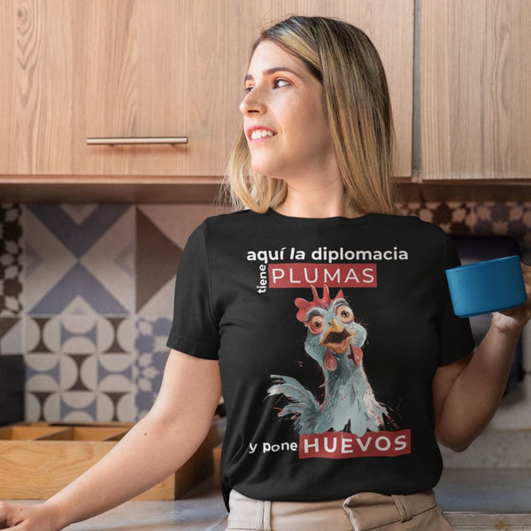 Camiseta 'Diplomacia con Plumas' – El Regalo con Carácter y Corazón para Mamá T-Shirt Printify Black S 