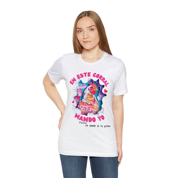 Camiseta 'Mamá de los Pollitos': El Poder y el Amor en Una Sola Voz T-Shirt Printify 