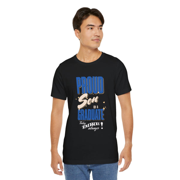Camiseta “Proud of a Graduate” – Edición Familia | Apoya con Orgullo en su Gran Día T-Shirt 
