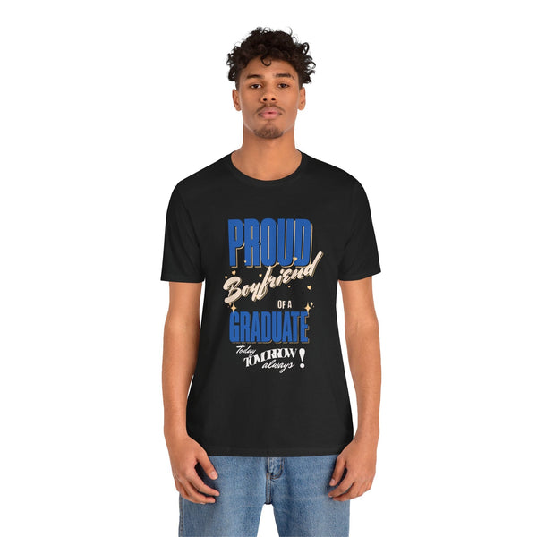 Camiseta “Proud of a Graduate” – Edición Familia | Apoya con Orgullo en su Gran Día T-Shirt 
