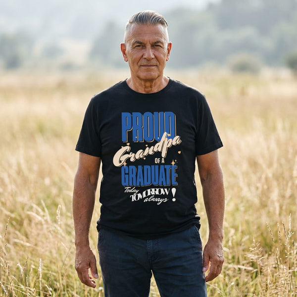 Camiseta “Proud of a Graduate” – Edición Familia | Apoya con Orgullo en su Gran Día T-Shirt 