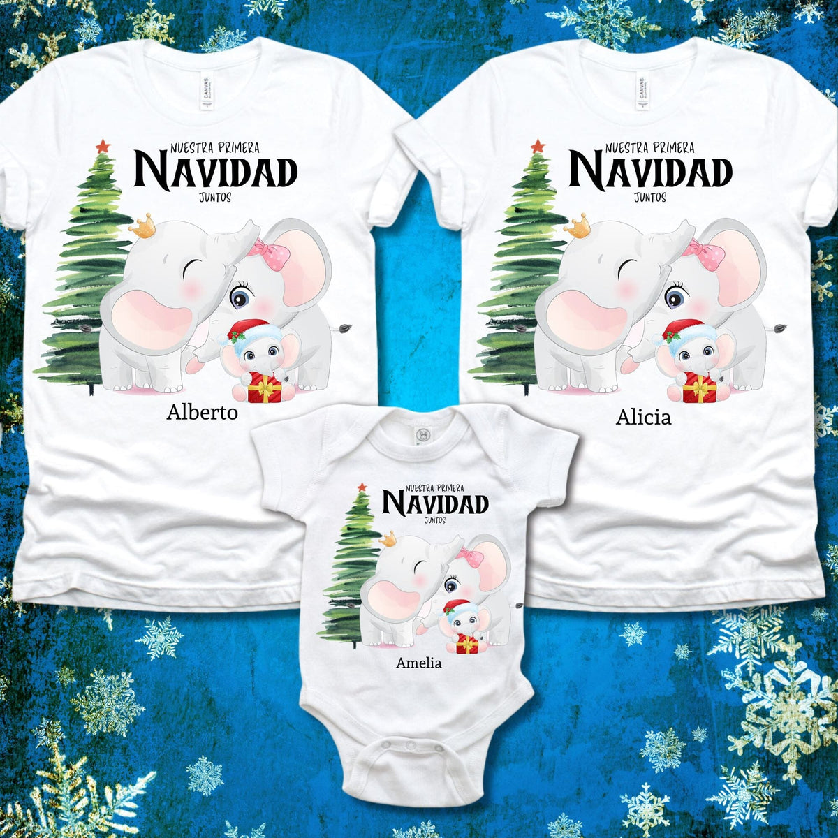 ¡Celebra 'Nuestra Primera Navidad Juntos' con este Set Personalizado para Toda la Familia! Set 2 adultos y un bebé Tshirt 