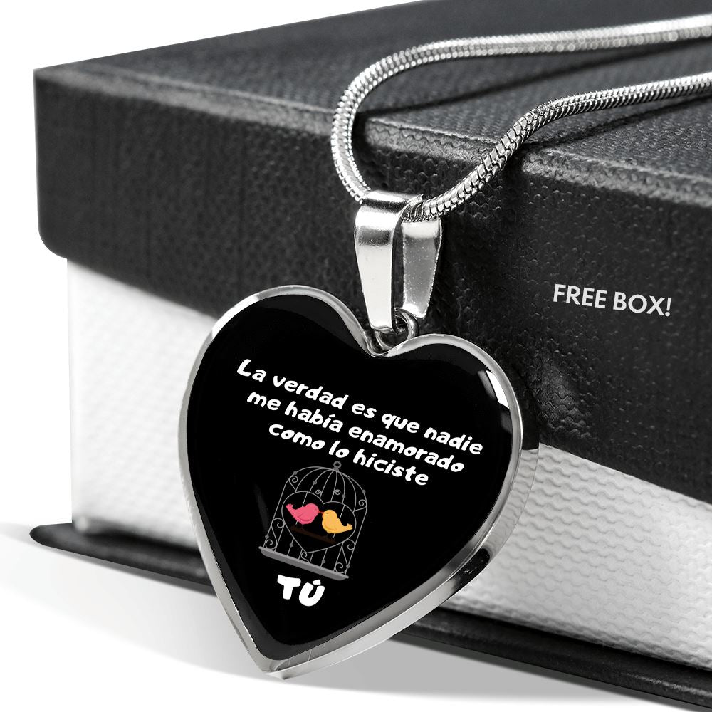 Collar forma corazón: La verdad es que nadie me había enamorado como lo hiciste tú! - Fondo negro Jewelry 