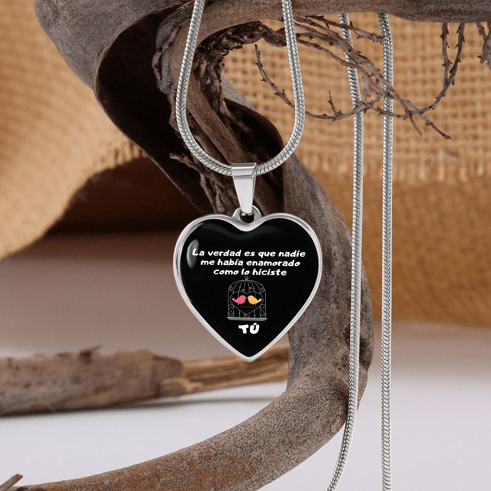 Collar forma corazón: La verdad es que nadie me había enamorado como lo hiciste tú! - Fondo negro Jewelry 