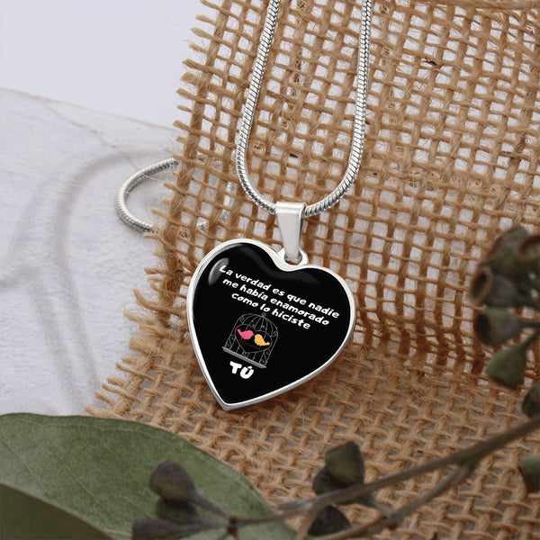 Collar forma corazón: La verdad es que nadie me había enamorado como lo hiciste tú! - Fondo negro Jewelry 