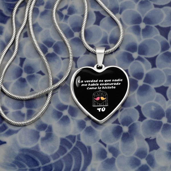 Collar forma corazón: La verdad es que nadie me había enamorado como lo hiciste tú! - Fondo negro Jewelry 