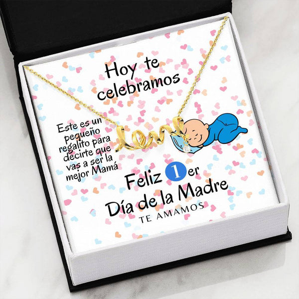 Collar para Mamá: Feliz 1er Día de la Madre - Boy -Regalo perfecto para Día de la Madre - Collar con palabra LOVE escrita Jewelry 18k Yellow Gold Scripted Love 