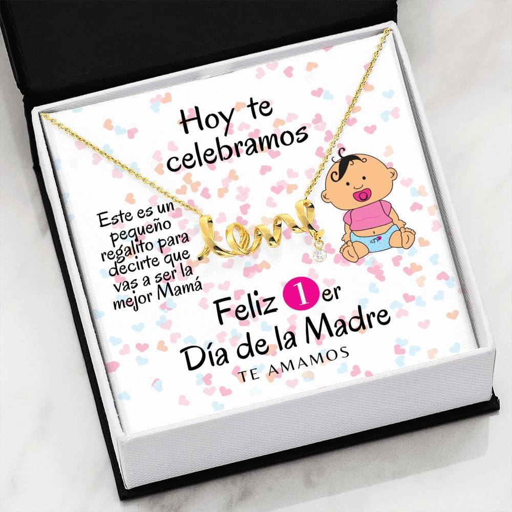 Collar para Mamá: Feliz 1er Día de la Madre - (Girl) -Regalo perfecto para Día de la Madre - Collar con palabra LOVE escrita Jewelry 18k Yellow Gold Scripted Love 