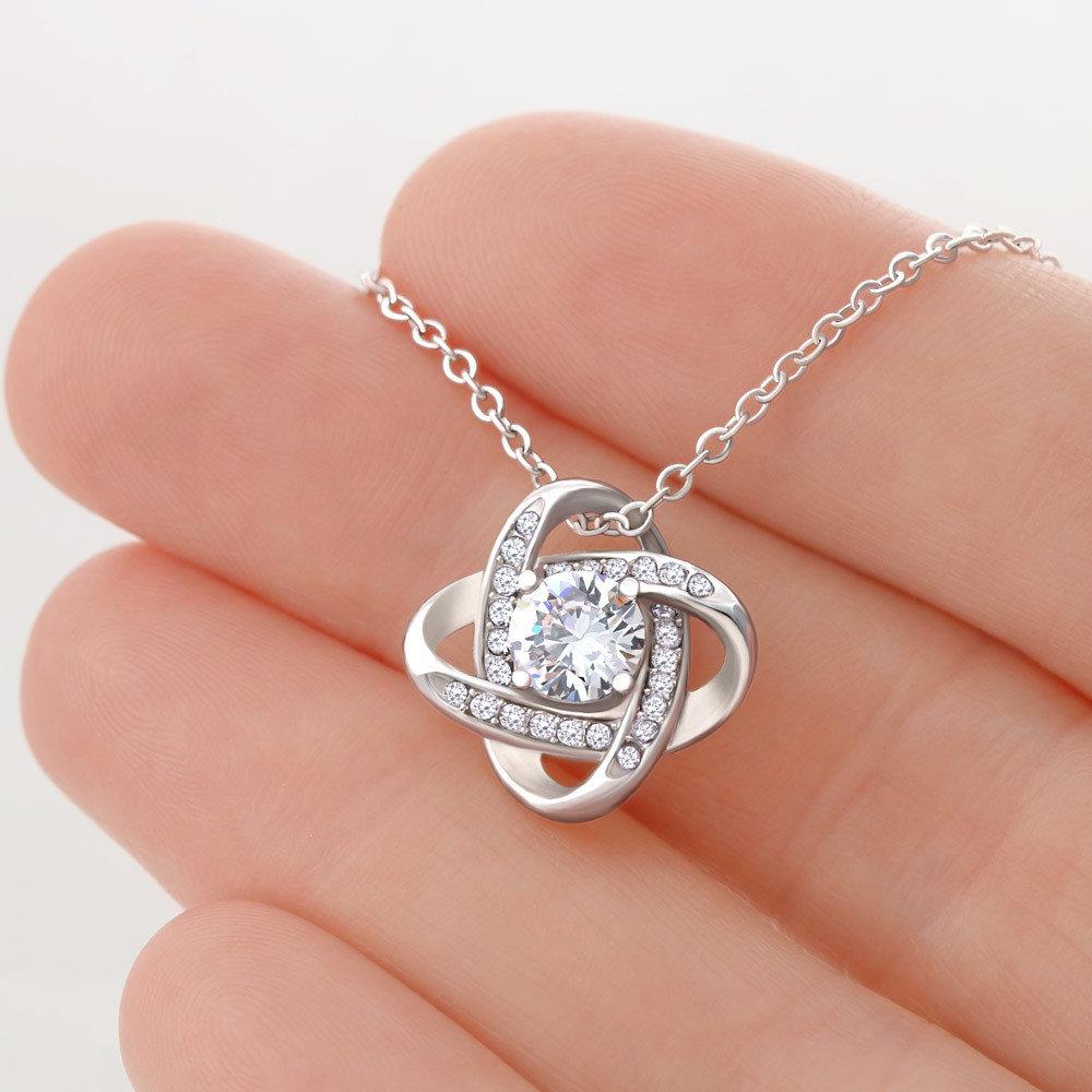 Collar para regalar a la Mujer de tu Vida para que nunca olvide cuánto la amas - Collar Love Knot Jewelry ShineOn Fulfillment 