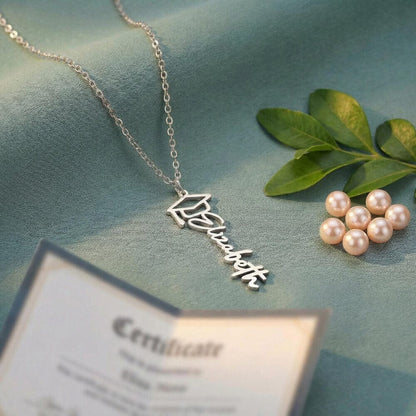 Collar Personalizado de Graduación con Nombre – Regalo Emotivo para Graduada | Joyería con Birrete | Recuerdo de Logro y Nuevos Comienzos Jewelry 