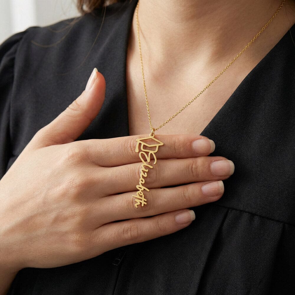 Collar Personalizado de Graduación con Nombre – Regalo Emotivo para Graduada | Joyería con Birrete | Recuerdo de Logro y Nuevos Comienzos Jewelry 
