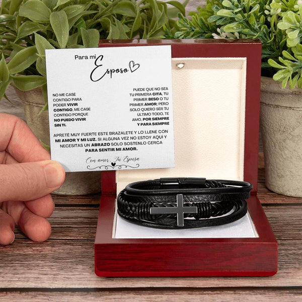 Cruz de Amor Eterno: Un Brazalete Único para el Hombre de tu Vida Jewelry 