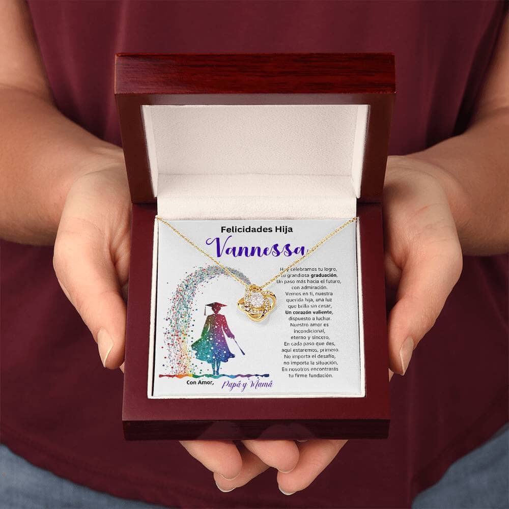 El Nudo Eterno del Amor: Un Legado de Luz y Coraje en tu Graduación Jewelry/LoveKnot Acabado en Oro Amarillo de 18 quilates Luxury Box 