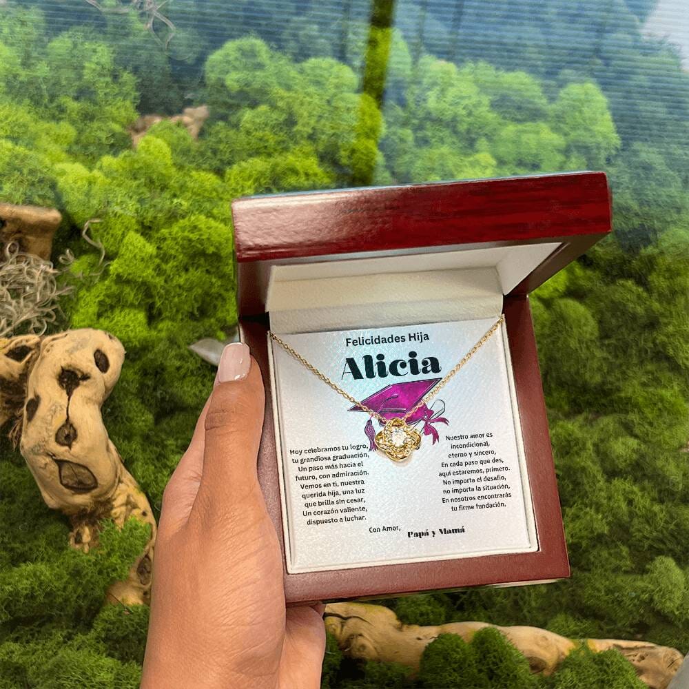 El Vínculo Infinito: Un Abrazo Eterno en su Graduación Jewelry/LoveKnot Acabado en Oro Amarillo de 18 quilates Luxury Box 