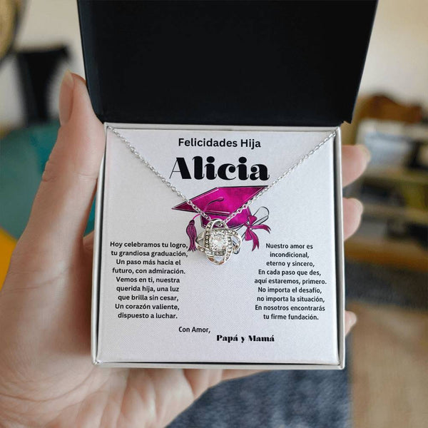 El Vínculo Infinito: Un Abrazo Eterno en su Graduación Jewelry/LoveKnot 