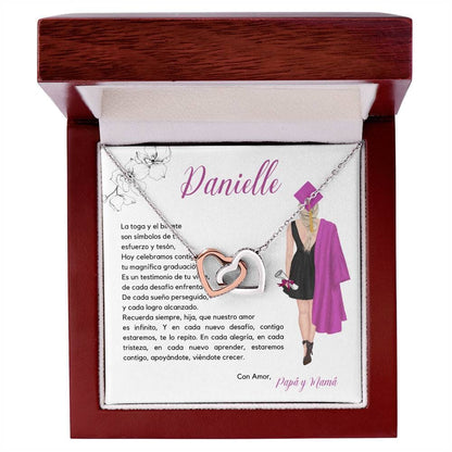 Encanto de Graduación: Collar Corazones Entrelazados con Emotiva Tarjeta Jewelry/InterlockingHearts Acero Inoxidable Pulido &amp; Acabado en Oro Rosa. Luxury Box 