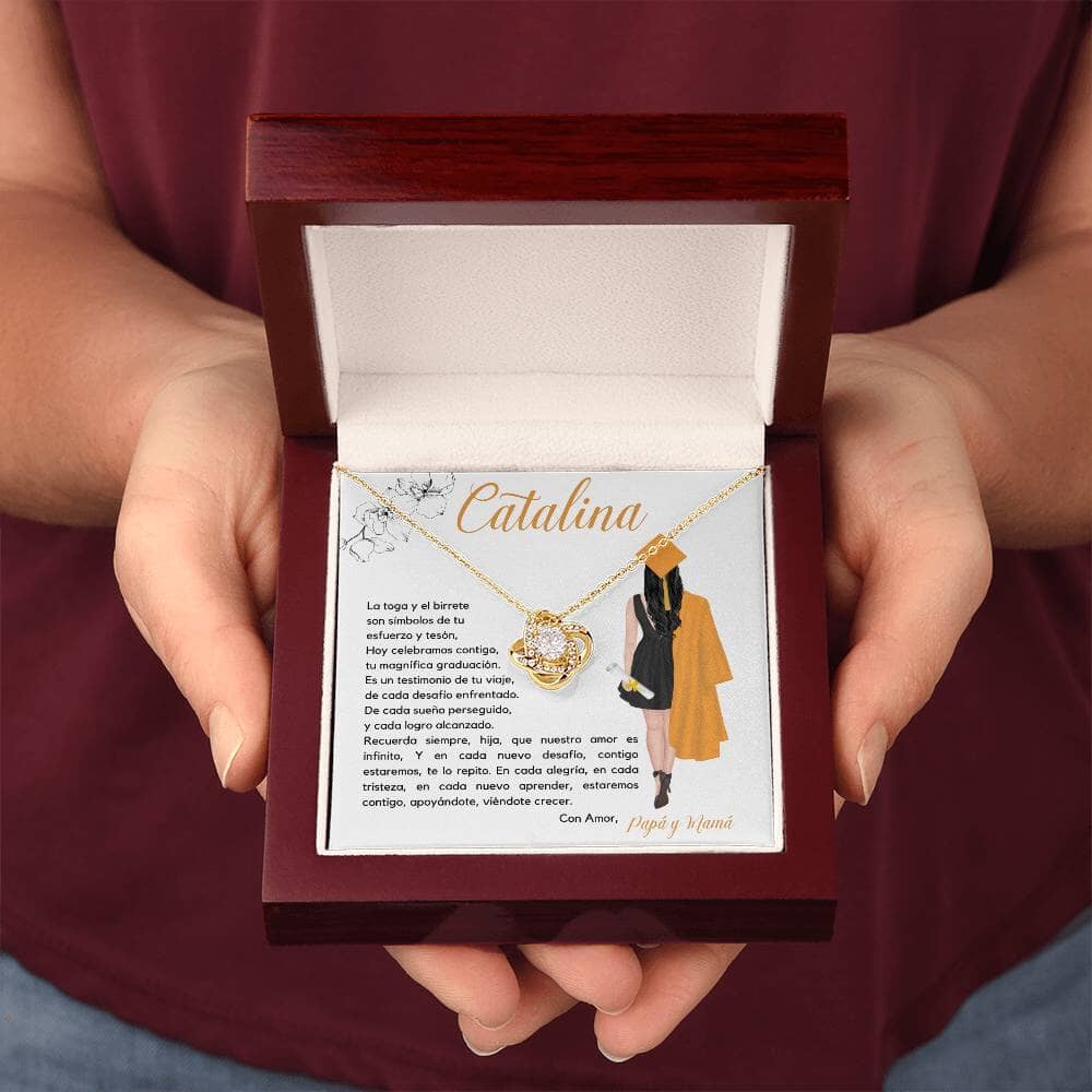 Eternamente Contigo: Un Nudo de Amor para Celebrar Tu Graduación Jewelry/LoveKnot Acabado en Oro Amarillo de 18 quilates Luxury Box 
