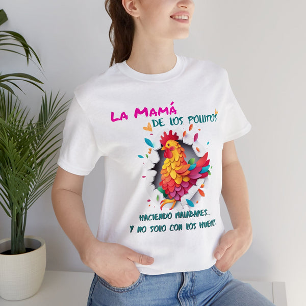 Exclusiva Camiseta 'La Mamá de los Pollitos' - Celebra el Orgullo de Ser Mamá con Estilo T-Shirt Printify White S 