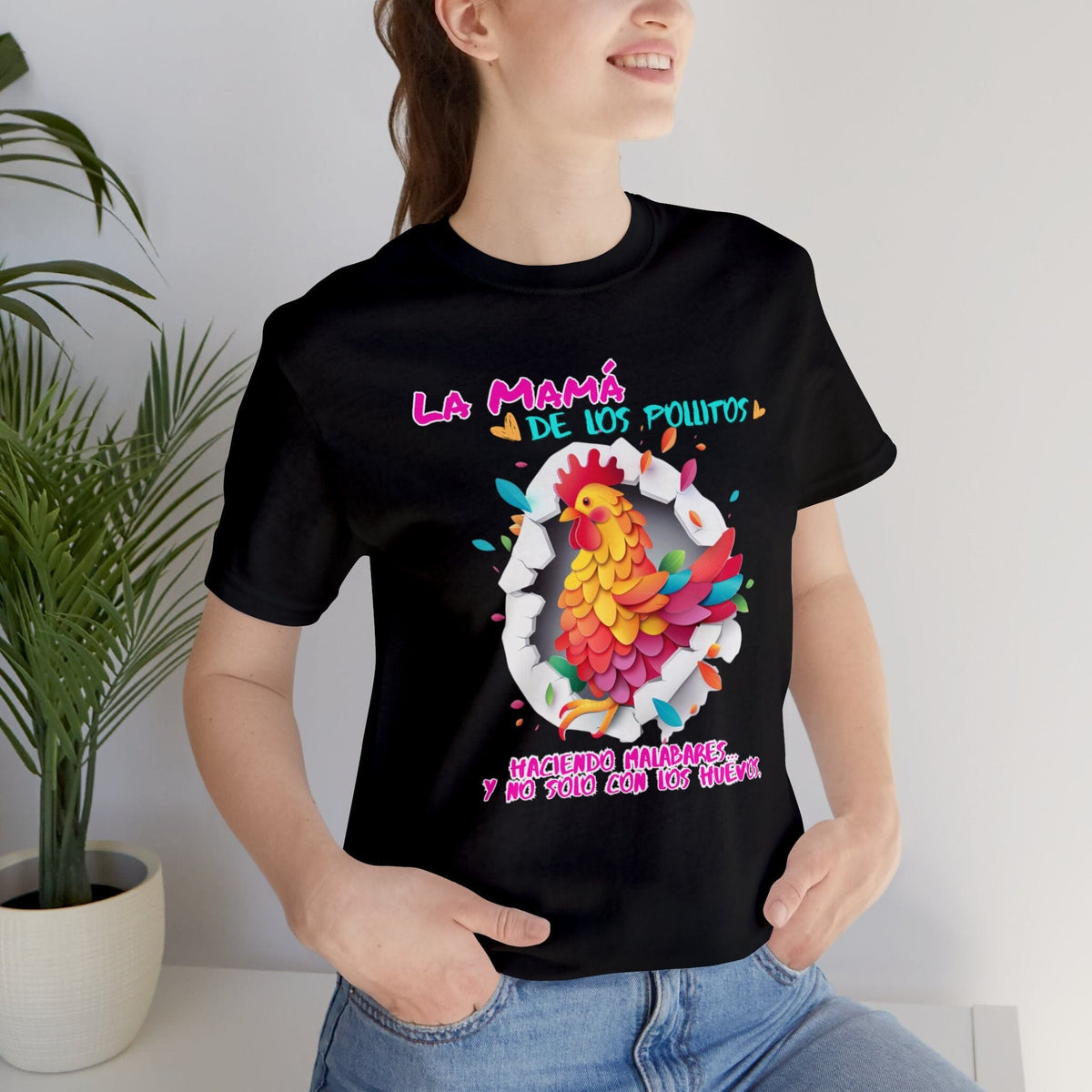 Exclusiva Camiseta 'La Mamá de los Pollitos' - Celebra el Orgullo de Ser Mamá con Estilo T-Shirt Printify Black S 