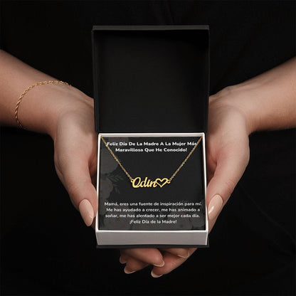 ¡Feliz Día De La Madre A La Mujer Más Maravillosa Que He Conocido! - Collar Personalizado con Nombre Corazón - Mamá Jewelry/NameNecklaceHeart <p>Acabado en Oro Amarillo de 18 quilates</p> Standard Box 