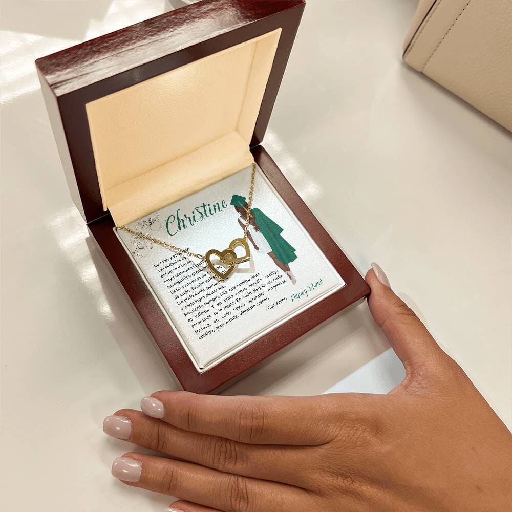 Joya del Triunfo: Collar Corazones Entrelazados con Mensaje del Corazón Jewelry/InterlockingHearts ShineOn Fulfillment 