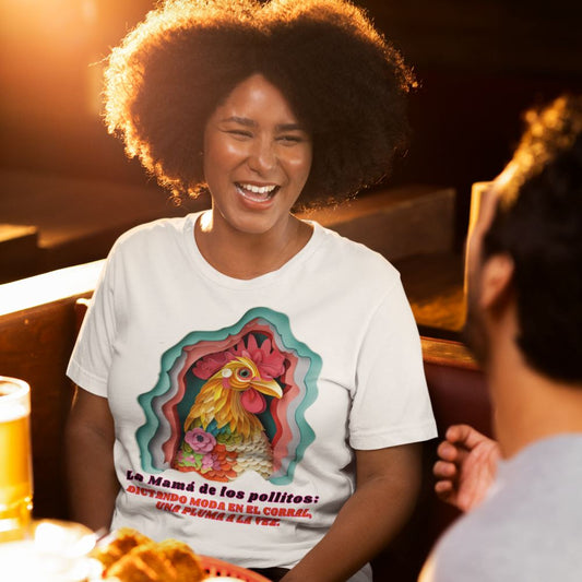 La Mamá de los Pollitos: Glamour y Estilo en Cada Pluma - Camiseta Exclusiva para Mamá. T-Shirt 