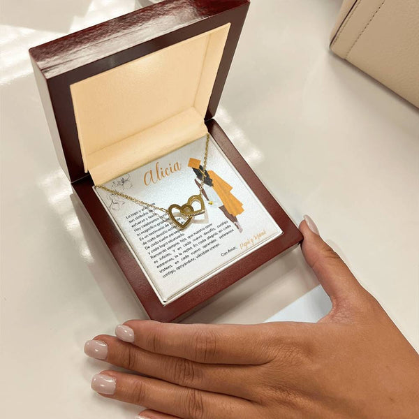 Legado de Amor y Éxito: Collar Corazones Entrelazados con Tarjeta Personalizada Jewelry/InterlockingHearts ShineOn Fulfillment 