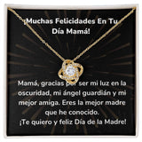 ¡Muchas Felicidades En Tu Día Mamá! Collar Para Mamá Nudo de Amor (LoveKnot) Jewelry ShineOn Fulfillment Acabado en Oro Amarillo de 18 quilates Cajita Estándar (GRATIS) 