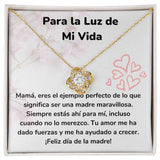 Para la Luz de Mi Vida - Collar para Mamá (Nudo de Amor) Love Knot Jewelry ShineOn Fulfillment <p>Acabado en Oro Amarillo de 18 quilates.</p> Standard Box 