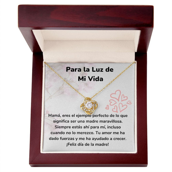 Para la Luz de Mi Vida - Collar para Mamá (Nudo de Amor) Love Knot Jewelry/LoveKnot Acabado en Oro Amarillo de 18 quilates. Caja de Lujo Madera Con Luz Led 