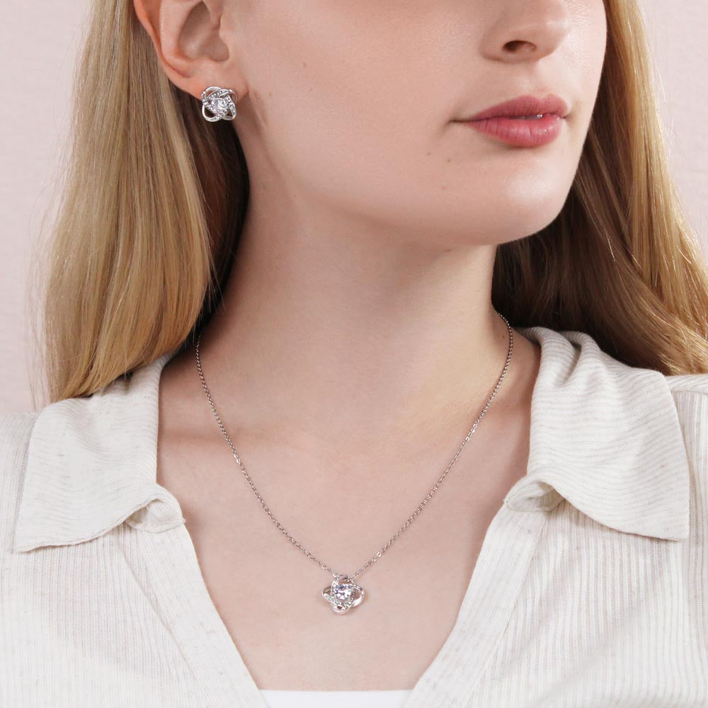Para la Reina de mi corazón - Collar Love Knot con Aretes Jewelry/LoveKnot 