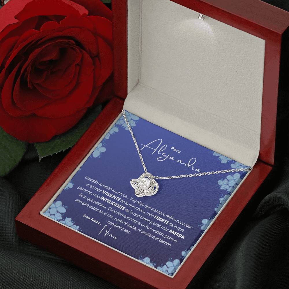 Regalo Ideal para Una Mujer Fuerte, Valiente, Inteligente y Amada ( Hija, Nieta, Amiga. Collar Nudo Amor. Personalizada Jewelry/LoveKnot 