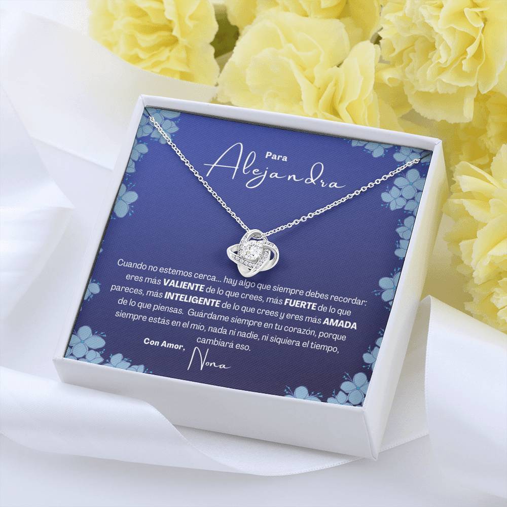 Regalo Ideal para Una Mujer Fuerte, Valiente, Inteligente y Amada ( Hija, Nieta, Amiga. Collar Nudo Amor. Personalizada Jewelry/LoveKnot 