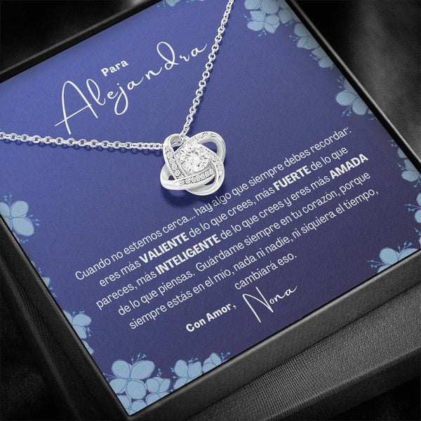 Regalo Ideal para Una Mujer Fuerte, Valiente, Inteligente y Amada ( Hija, Nieta, Amiga. Collar Nudo Amor. Personalizada Jewelry/LoveKnot 
