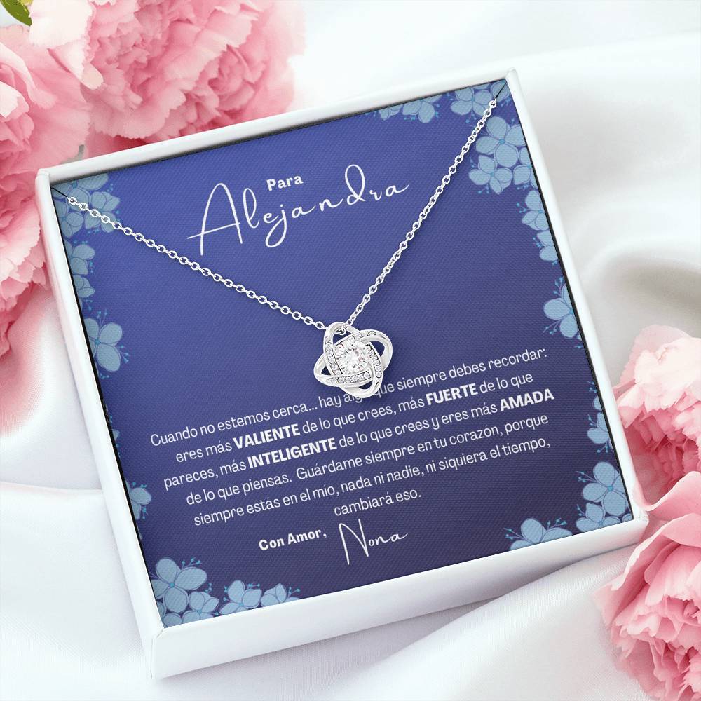 Regalo Ideal para Una Mujer Fuerte, Valiente, Inteligente y Amada ( Hija, Nieta, Amiga. Collar Nudo Amor. Personalizada Jewelry/LoveKnot 