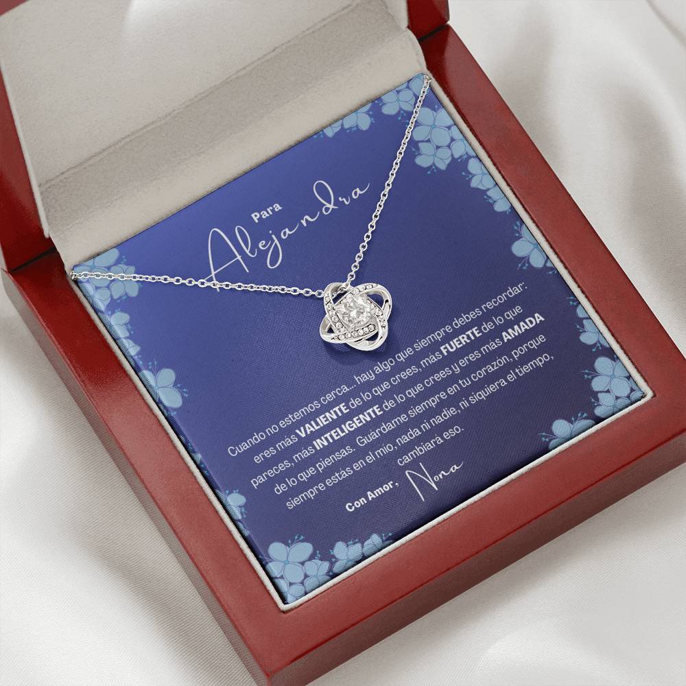 Regalo Ideal para Una Mujer Fuerte, Valiente, Inteligente y Amada ( Hija, Nieta, Amiga. Collar Nudo Amor. Personalizada Jewelry/LoveKnot 