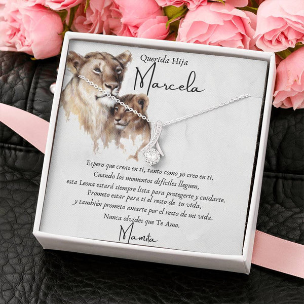 Regalo para Hija, de una mamá Leona. Collar lazo con piedra. Personalízalo con los nombres. Jewelry 