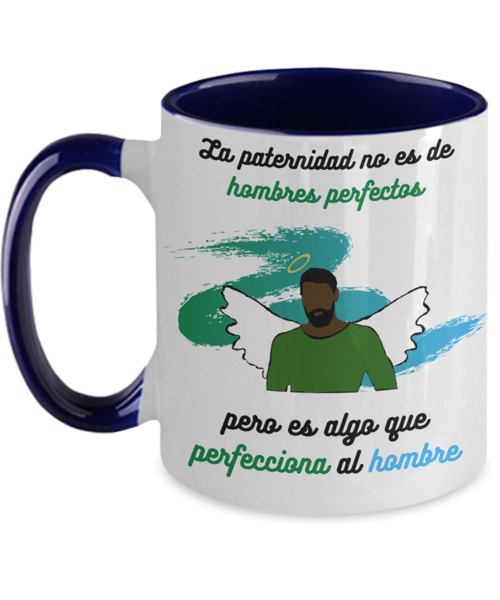 Taza dos Tonos para Papá: La paternidad no es de hombres perfectos pero es…… Coffee Mug Regalos.Gifts Two Tone 11oz Mug Navy 