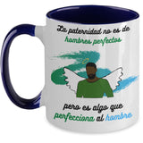 Taza dos Tonos para Papá: La paternidad no es de hombres perfectos pero es…… Coffee Mug Regalos.Gifts Two Tone 11oz Mug Navy 