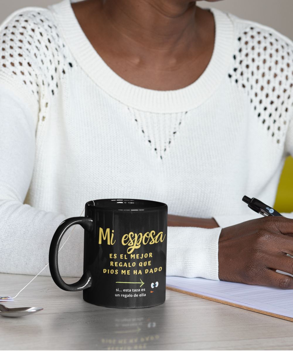 Taza Negra con mensaje de amor: Mi esposa es el mejor regalo que Dios me ha dado… Coffee Mug Regalos.Gifts 