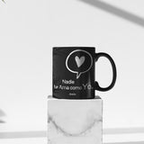Taza Negra de Café con mensaje cristiano: Nadie te Ama como Yo. Regalo ideal. Coffee Mug Regalos.Gifts 