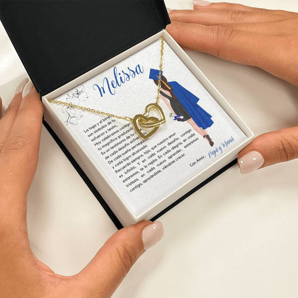 Un Abrazo Eterno de Amor y Orgullo: Collar Corazones Entrelazados con Tarjeta Personalizada Jewelry/InterlockingHearts 