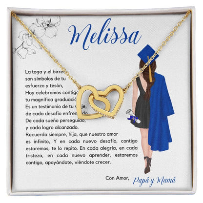 Un Abrazo Eterno de Amor y Orgullo: Collar Corazones Entrelazados con Tarjeta Personalizada Jewelry/InterlockingHearts Acabado en Oro Amarillo de 18 quilates Standard Box 